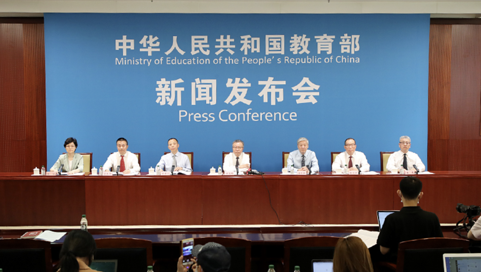 教育部：将推动高校扩招博士后，作为补充师资来源